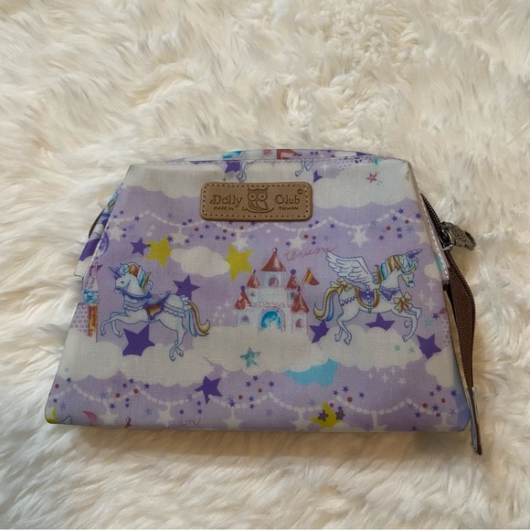 Dolly Club Unicorn Makeup Pouch - Picture 1 of 4